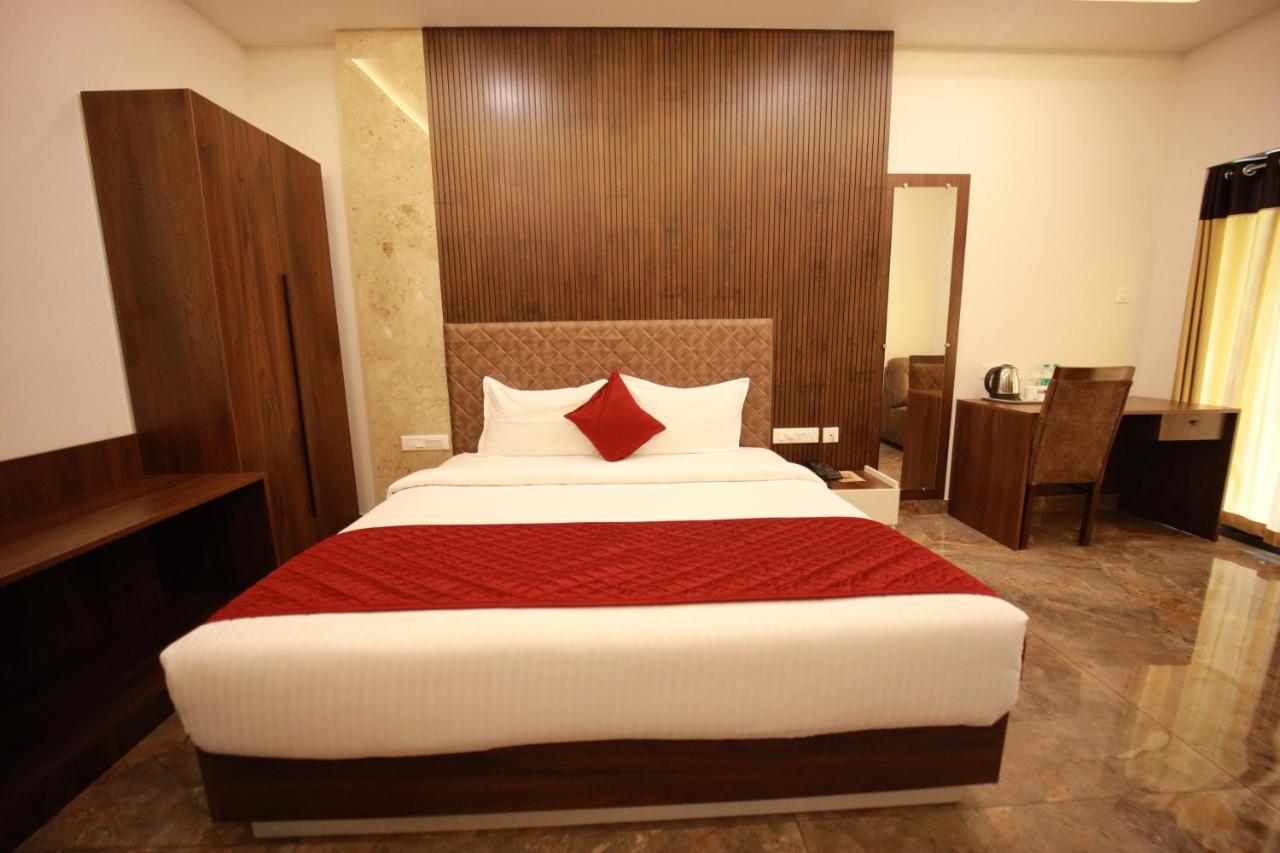Bliss Regency Business Hotel Palakkad Luaran gambar