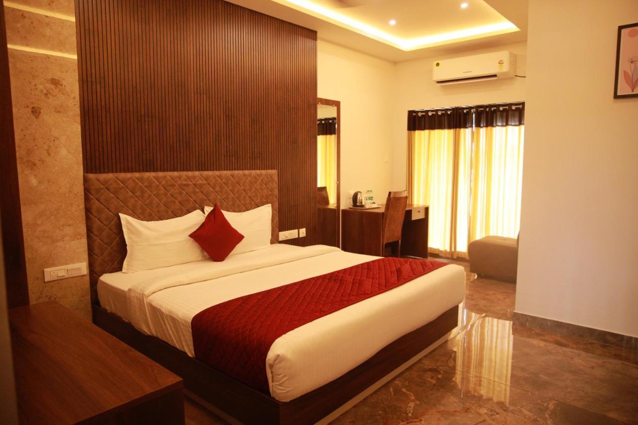 Bliss Regency Business Hotel Palakkad Luaran gambar