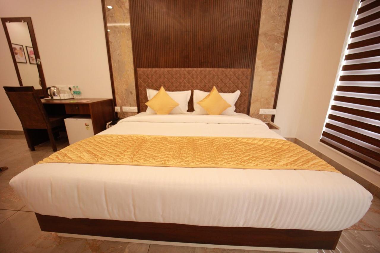 Bliss Regency Business Hotel Palakkad Luaran gambar