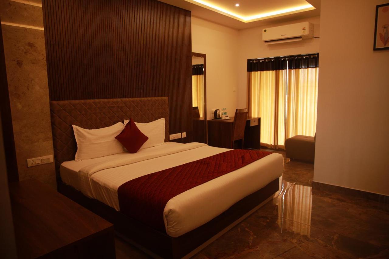 Bliss Regency Business Hotel Palakkad Luaran gambar