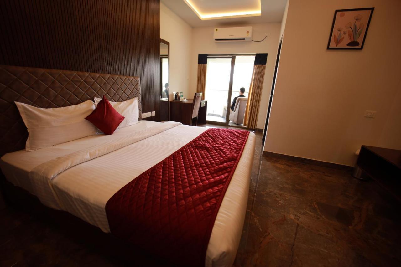 Bliss Regency Business Hotel Palakkad Luaran gambar